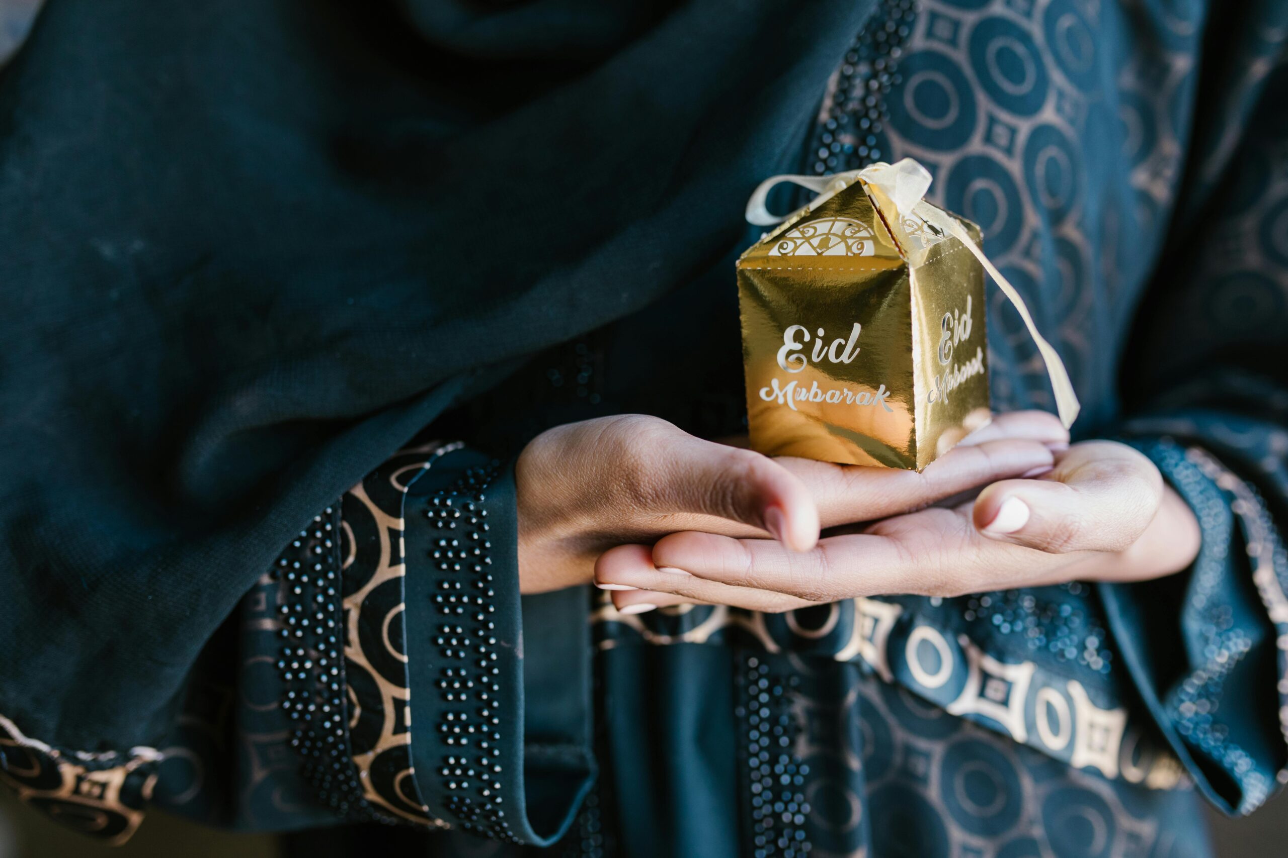 3 Smart Eid Gift Ideas for Adults That Build Wealth Featured Image