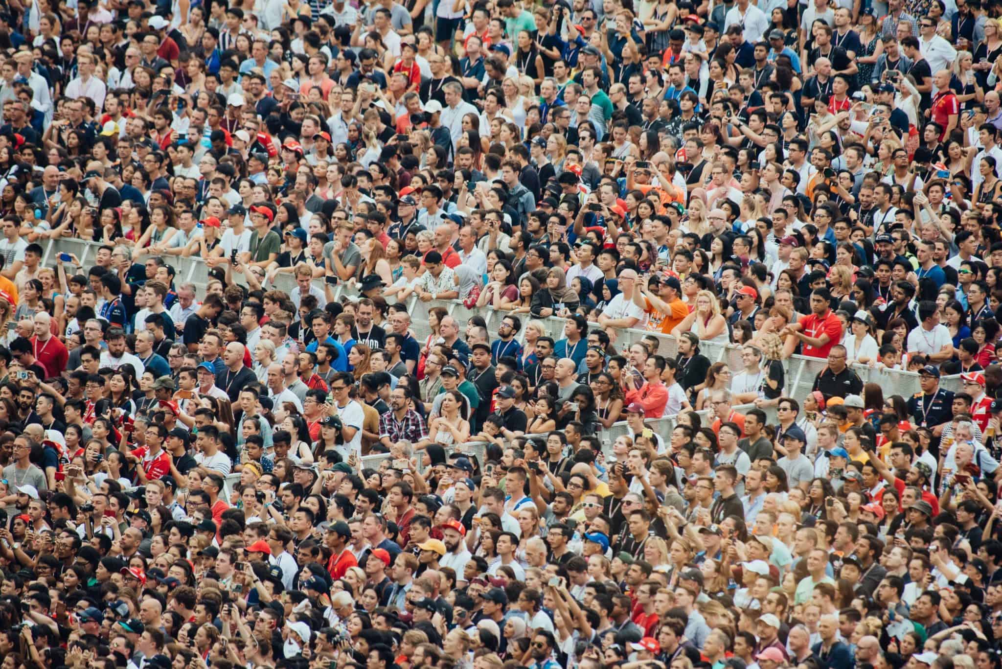 What is Crowdfunding – And How To Make Money With It Featured Image