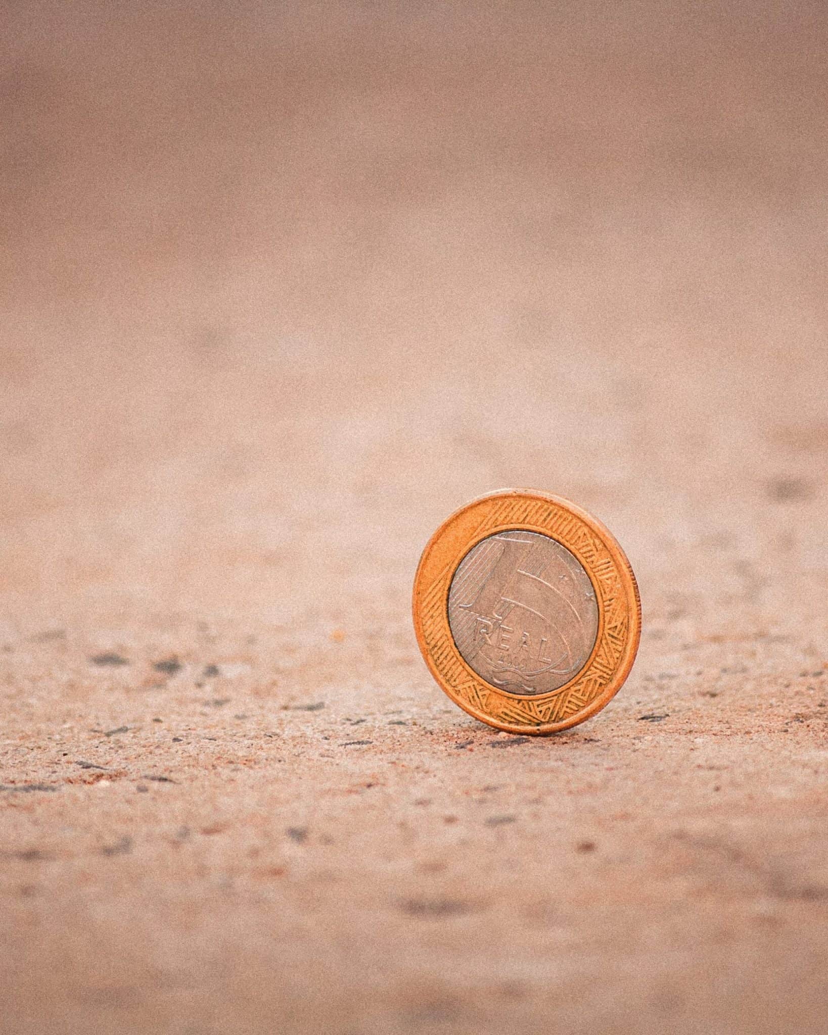 How To Calculate Zakat on Loans Featured Image